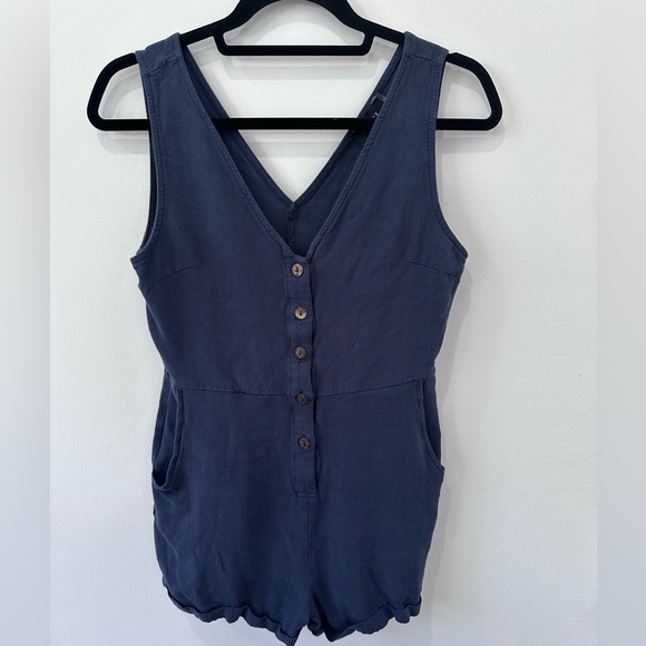 Vici Navy Linen Blend Sleeveless Button-Up Romper - M - Picture 7 of 9